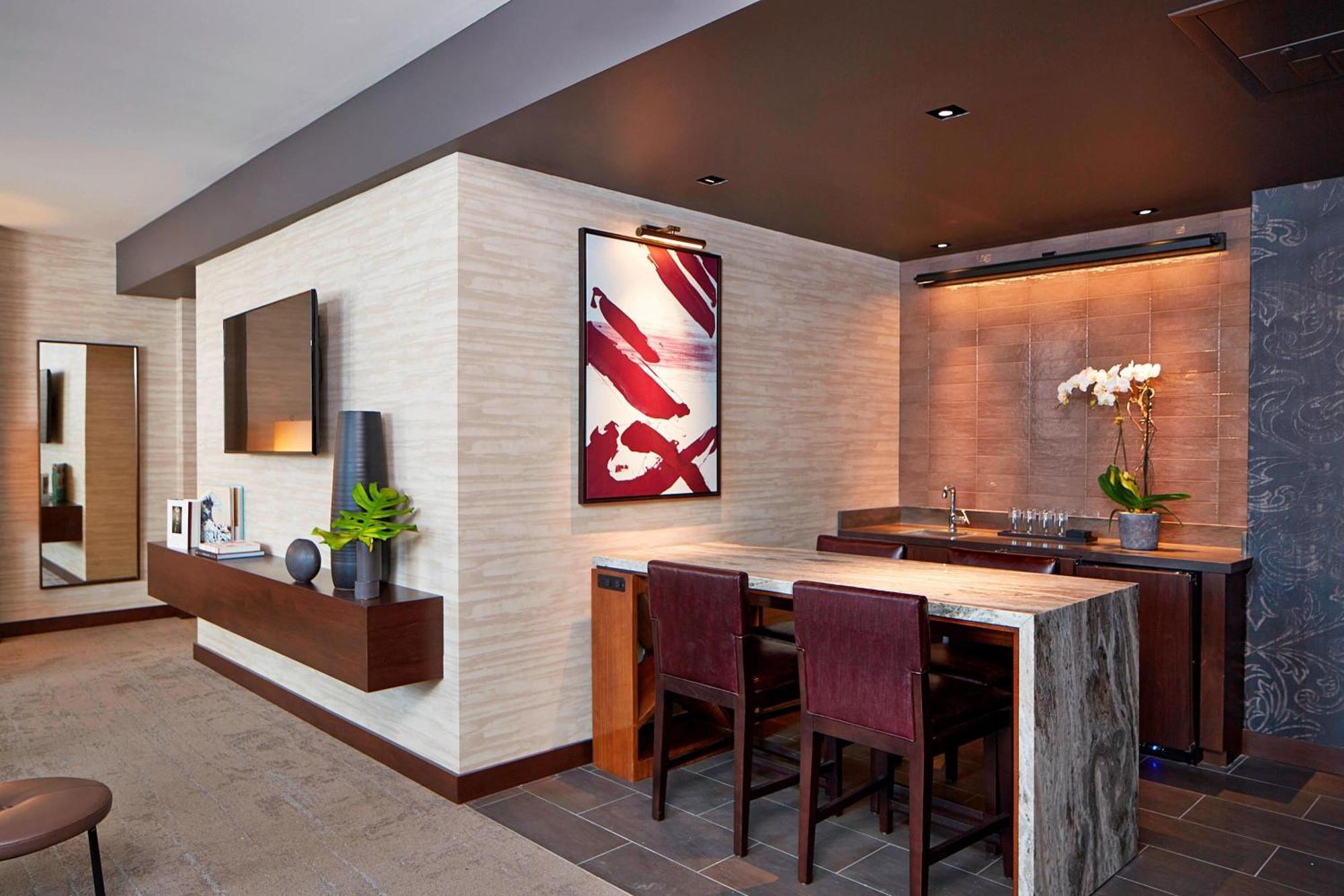 Hotel Renaissance Dallas At Legacy West Plano