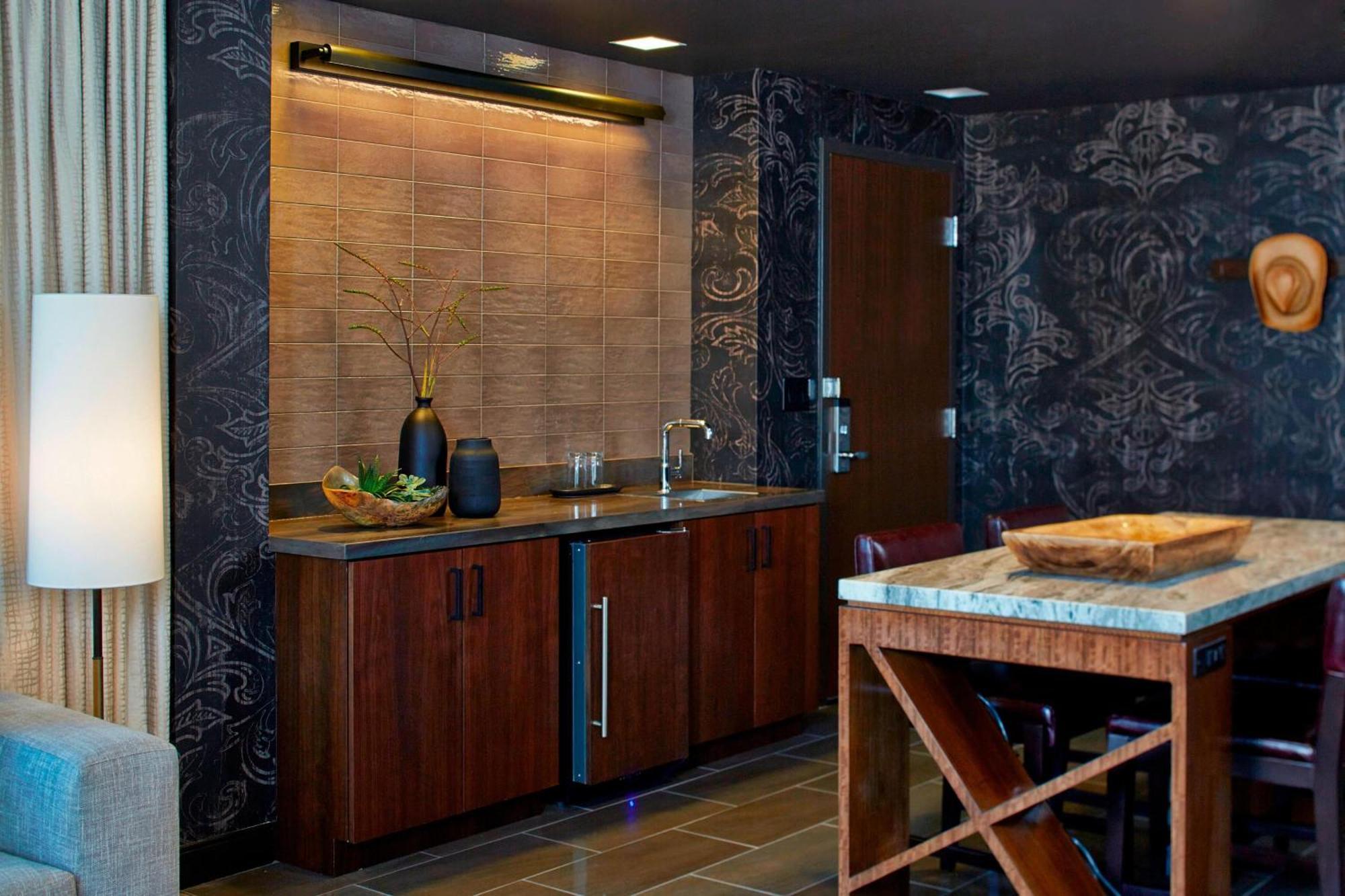 Renaissance Dallas At Legacy West Hotel 4*