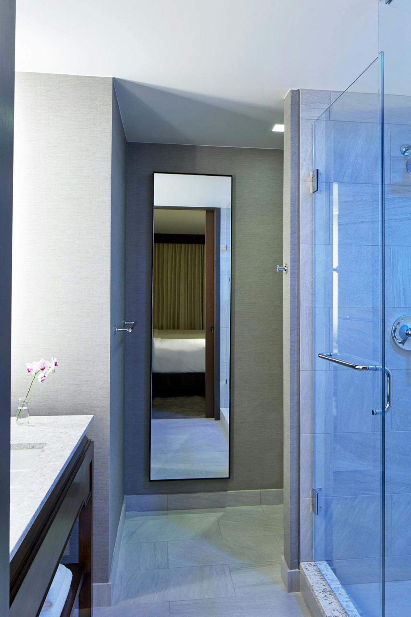 Hotel Renaissance Dallas At Legacy West